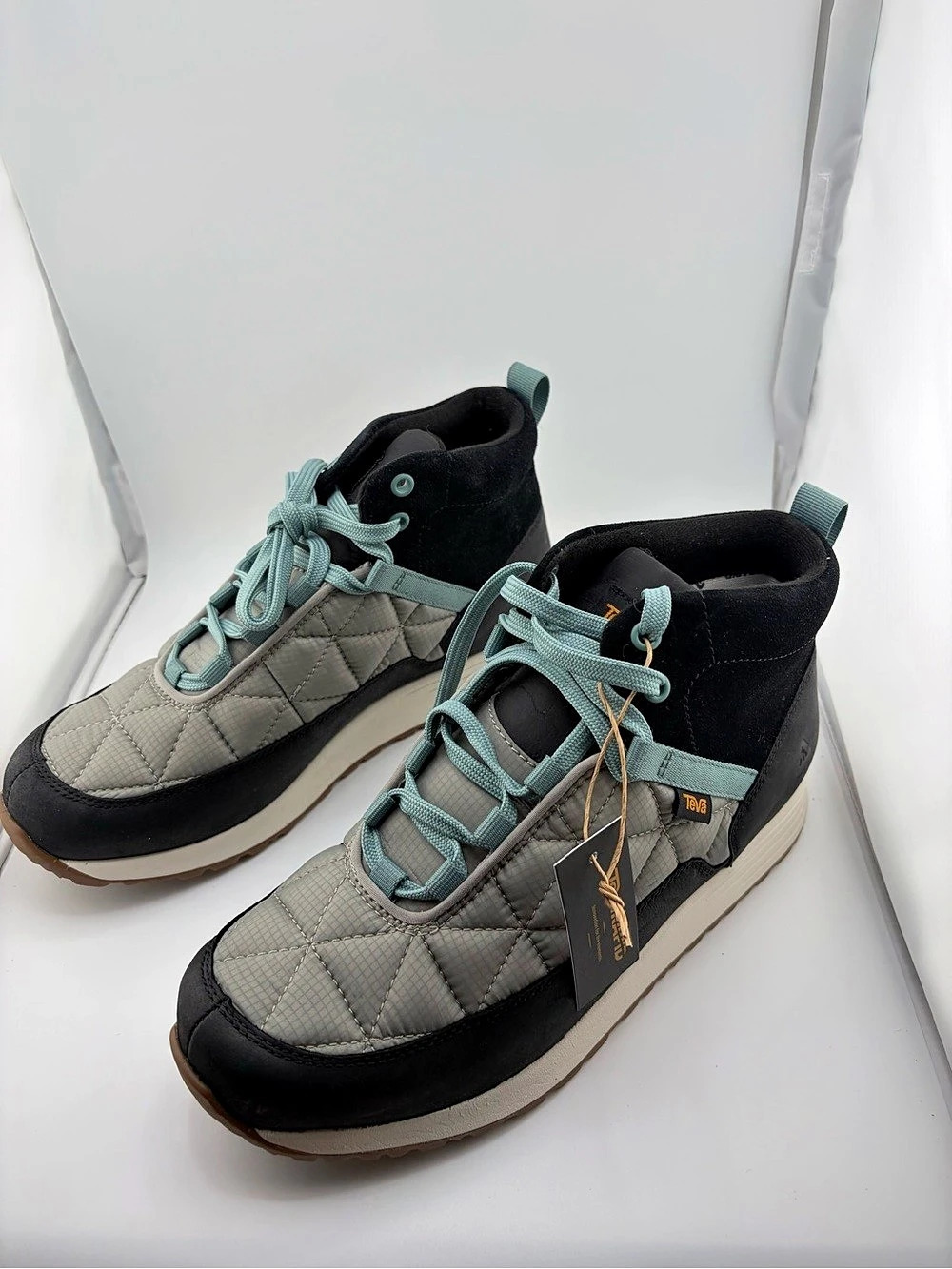 0227: Teva ReEMBER Commute WP Waterproof Hiking Boots Gray Black US 10 NWT